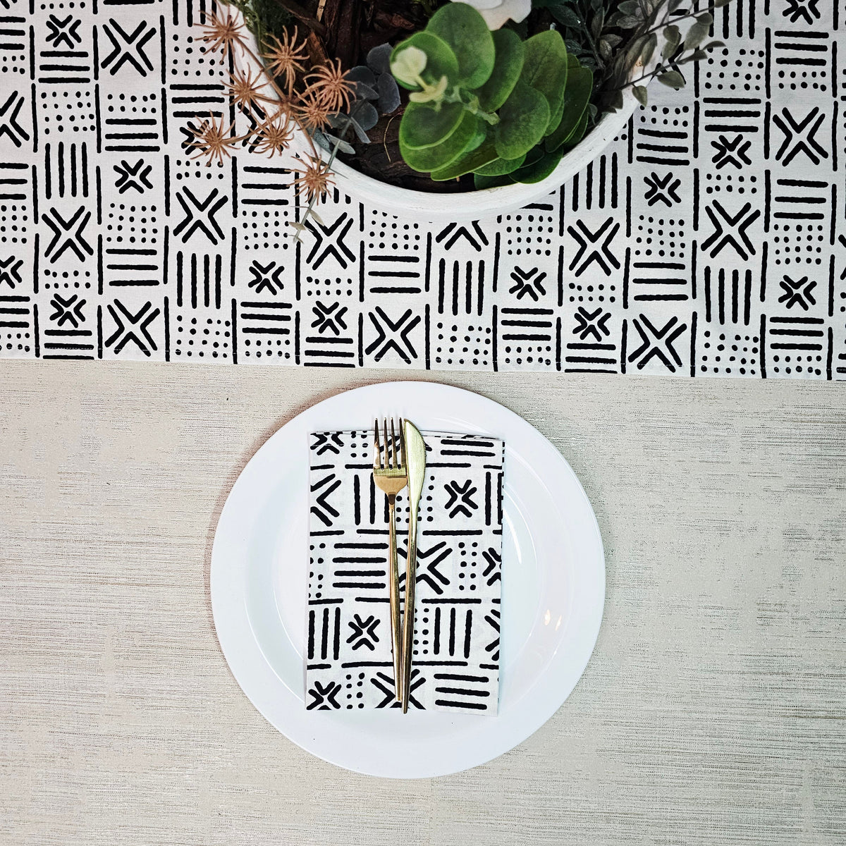 Table Runner and Set of 8 Napkins |  100% Cotton African Print Fabric